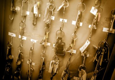 Office Oda anahtarlarını etiketleri ile