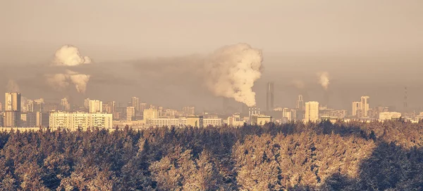 Sopra la vista della città industriale — Foto Stock