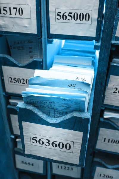 Cajón con papeles de empresa en archivo — Foto de Stock