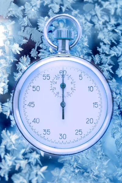 Chronomètre sur fenêtre d'hiver — Photo