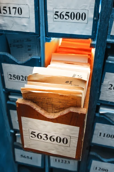 Cassetto con documenti aziendali in archivio — Foto Stock