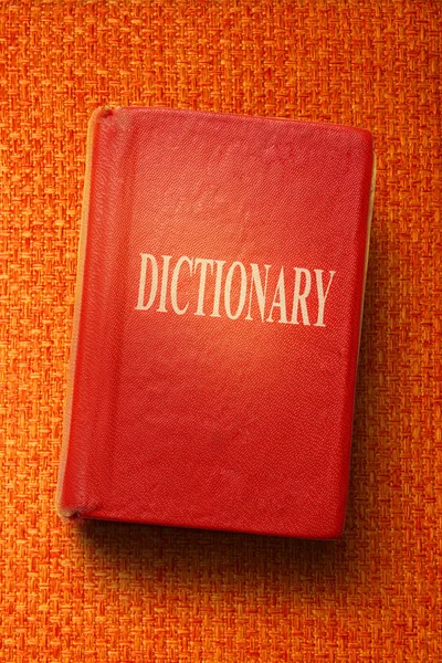 Antiguo diccionario rojo — Foto de Stock