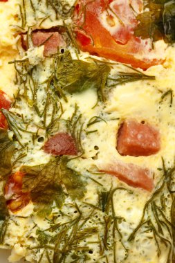 Yumurta omlet domates ile