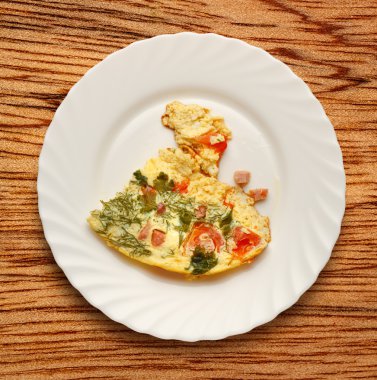 Yumurta omlet domates ile