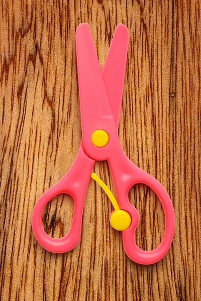 Růžový děti bezpečné nůžky — Stock fotografie