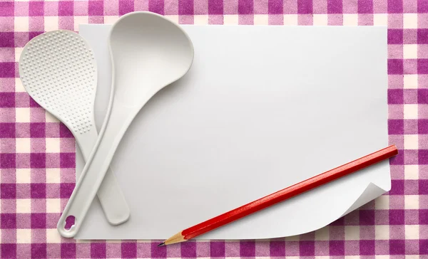 Blankopapier mit Schöpfkellen — Stockfoto