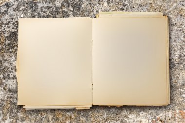 Eski açılan boş defter