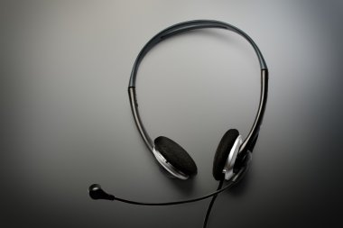 Siyah kulaklık kulaklık