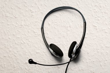 Siyah kulaklık kulaklık