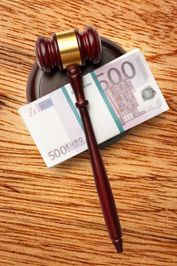 hakimin tokmak ve para