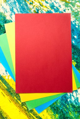 Renkli kağıt listeleri