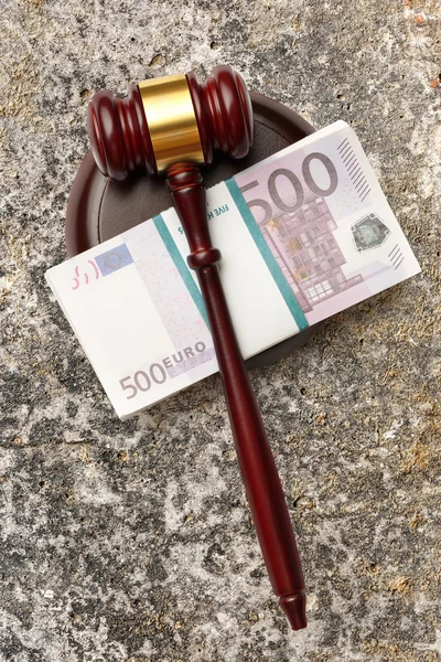 hakimin tokmak ve para