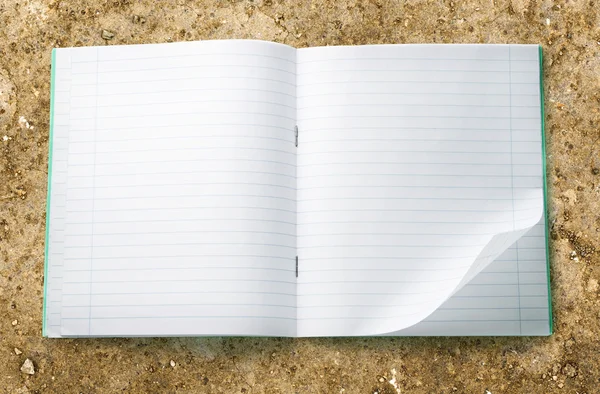 Megnyitott üres notebook — Stock Fotó
