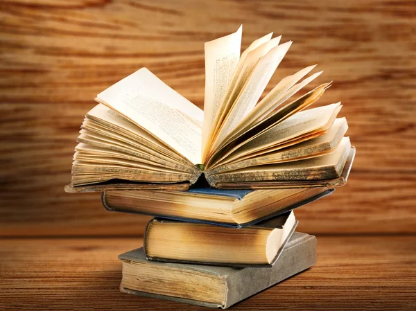 Pile of old used books — Stock Photo, Image