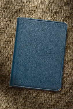 Koyu mavi defter