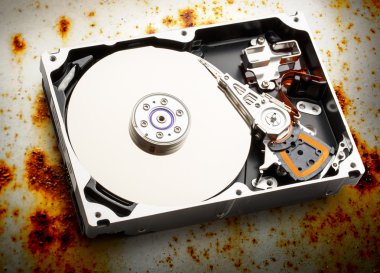 Hardisk'ın iç mekanizması donanım