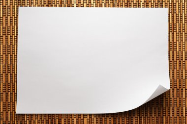 Boş beyaz kağıt parçası