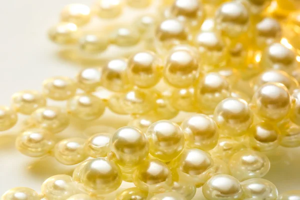 Shining string of white pearls — Stock Photo, Image