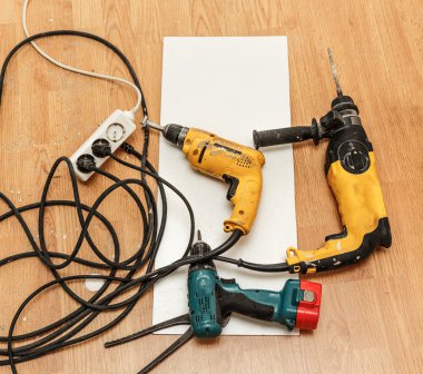 elektrik prizine onarım işlemi