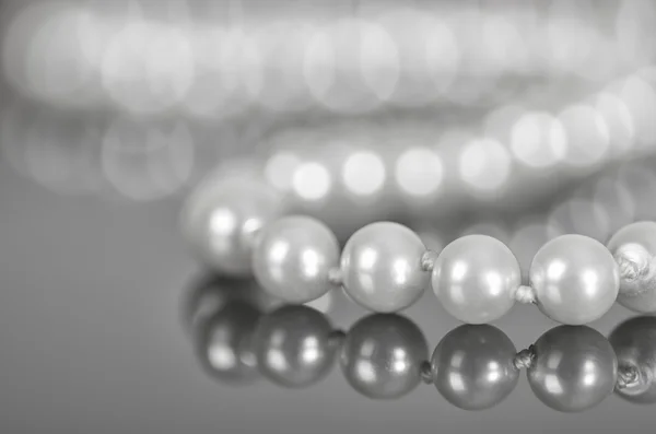 White pearls necklace. — Stock Photo, Image