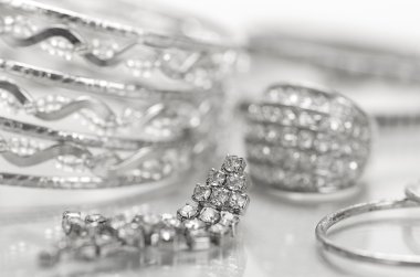 Gümüş Takıbolsa de oro con regalos