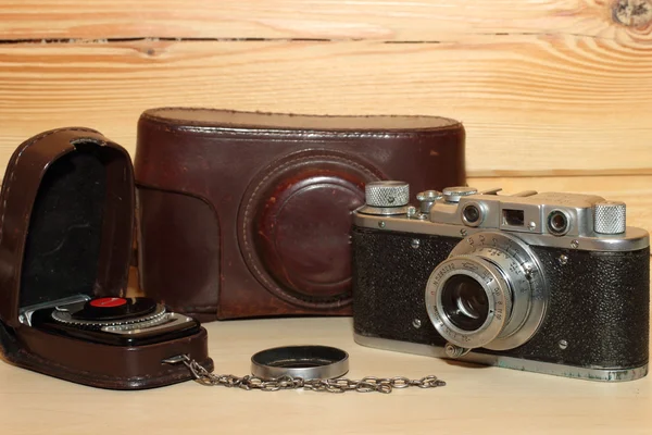 Caméra vintage et compteur de lumière — Photo