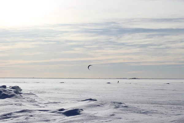 Kite surfen in de winter — Stockfoto