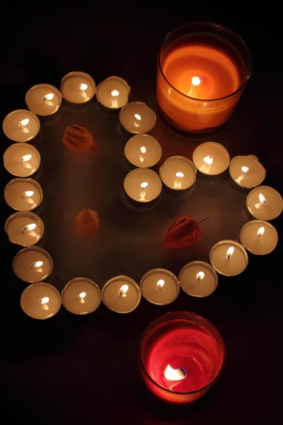 Coração de velas — Fotografia de Stock