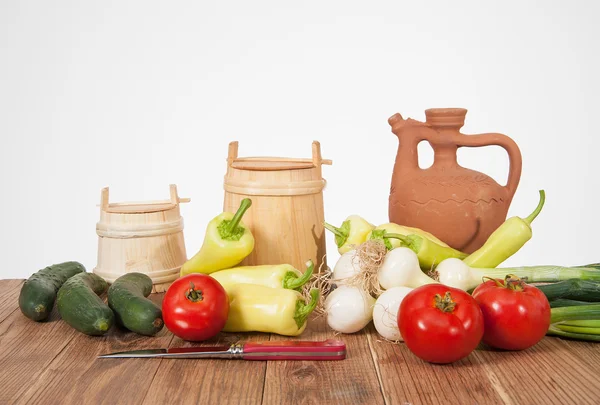 Fresh vegetables on top of a wodden table — Stock Photo, Image