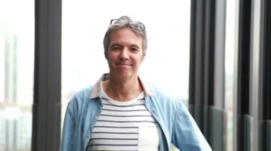 yaratıcı yönetmen sigara elektronik sigara