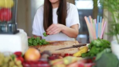 kadın kesme ıspanak