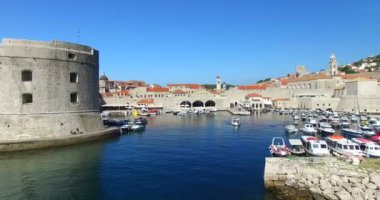 Fort St. Ivan ve Dubrovnik limanda
