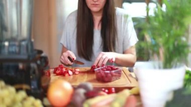 kadın kesme ahududu