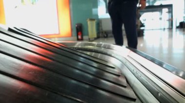 Havaalanında hareketli Konveyör bant