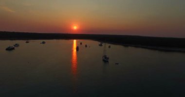 günbatımı Slatinica Bay Olib Adası'nda