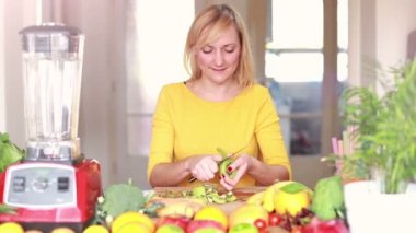 Kadın peeling cilt kivi kapalı