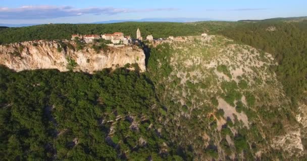 Alte Bergstadt Lubenice — Stockvideo