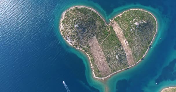 Heart-shaped Island of Galesnjak — Stock Video