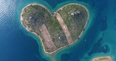 Kalp şeklindeki ada, Galesnjak