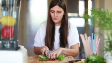 kadın kesme ıspanak