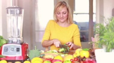 kadın kesme brokoli