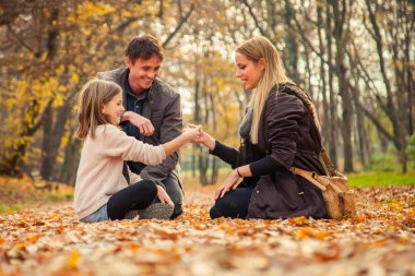 Aile Parkı yere diz