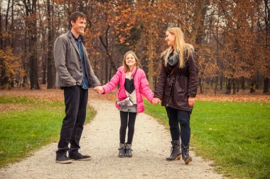 Birbirine yakın aile standı 