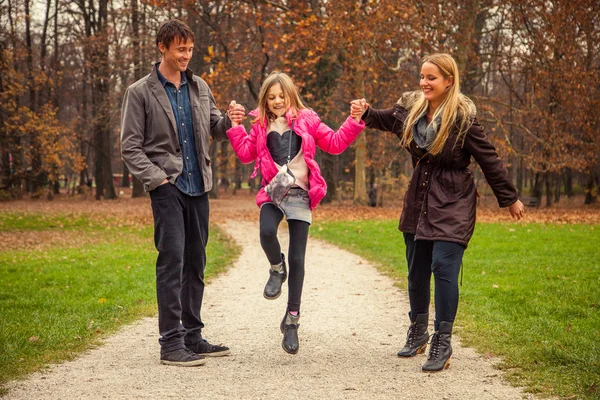 Family play around in park — Stock Photo, Image