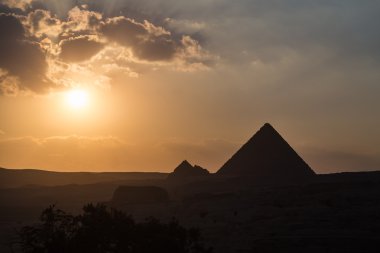Büyük Giza Piramidi
