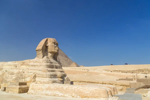 Touristes autour du Grand Sphinx de Gizeh — Photo