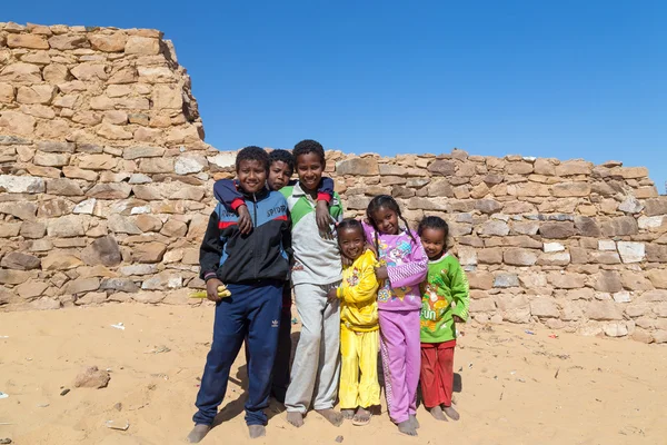 Niños locales en Nubian village —  Fotos de Stock