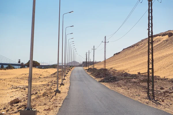 Wüstenstraße in Assuan — Stockfoto