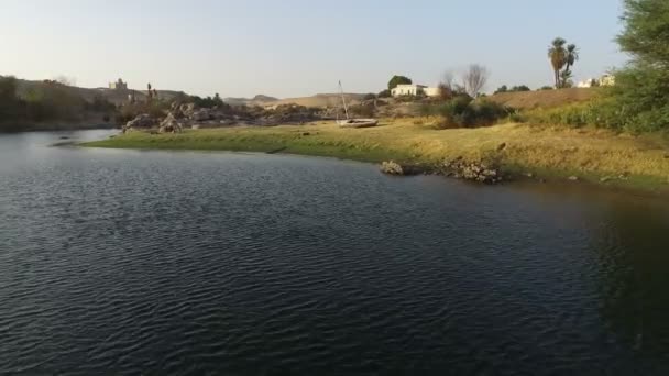 Bateau échoué sur la côte du Nil — Video