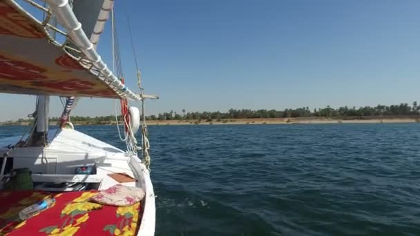 Felucca sauling down the Nile — стоковое видео